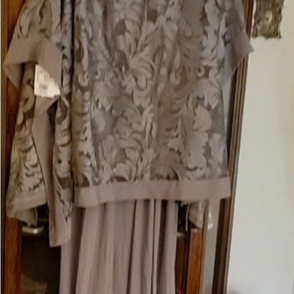 Mother of Bride/Groom Pant Set - Picture 3 of 4